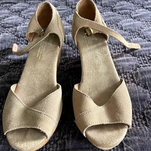 Toms beige suede and cork wedge Mary Jane’s size 36.5